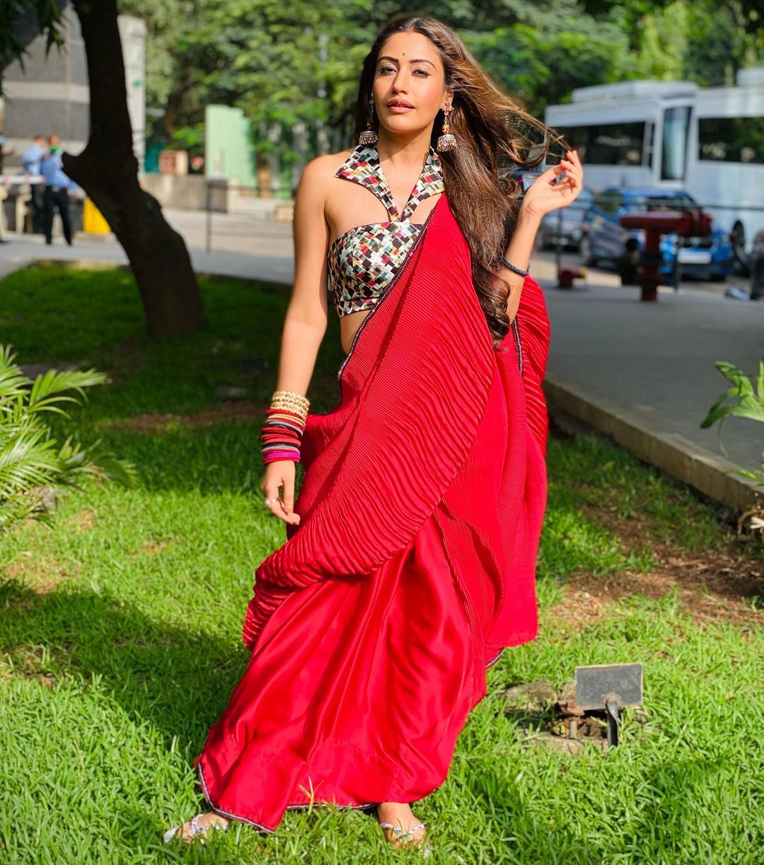 surbhi chandna red lehenga
