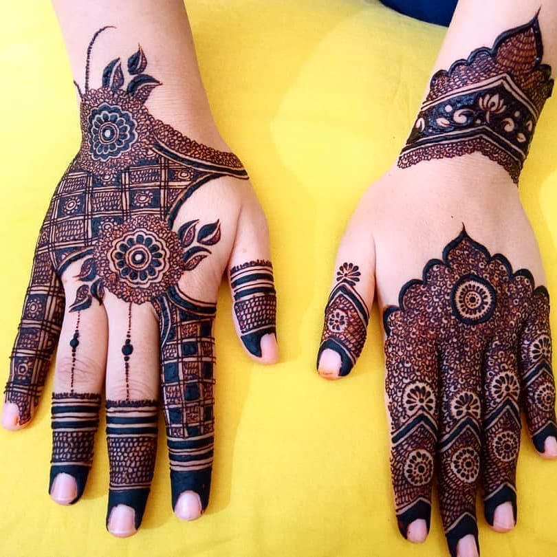 Mehndi Design Apply These Trending Mehndi Designs On Karwa Chauth See Latest