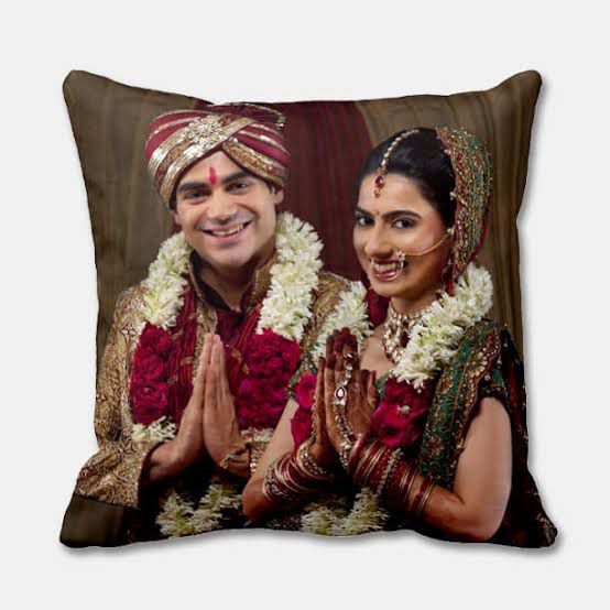 couple photo pillow  Image