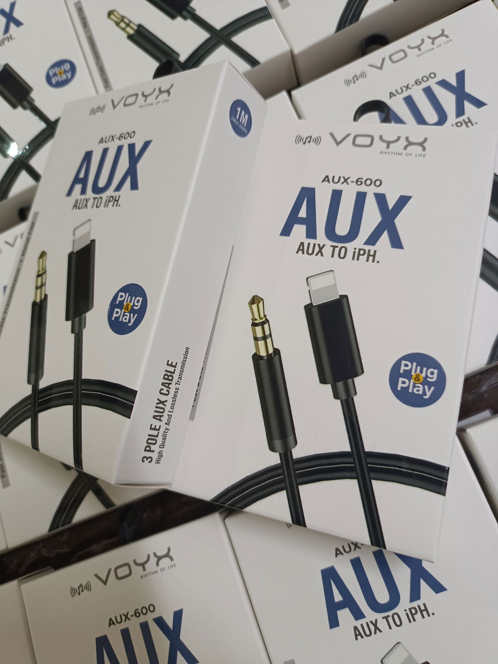 AUX-600 iPH TO AUX Image