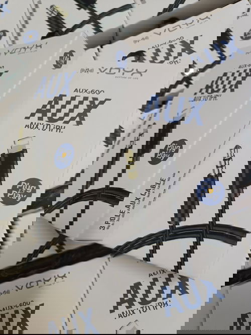 AUX-600 iPH TO AUX Image