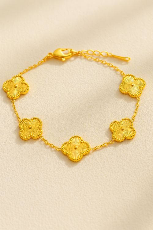 Trending Clover Bracelet Image