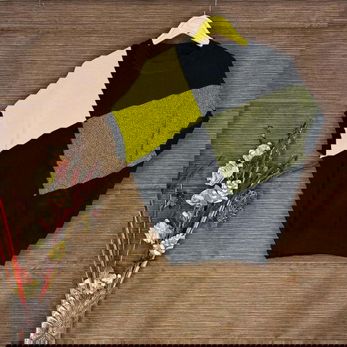 Colorblock Casual Knit Top Image