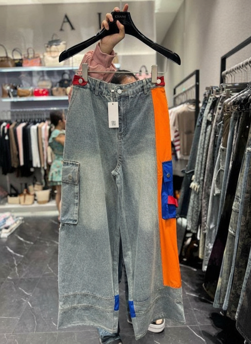 Colorblock Cargo Wide-Leg Jeans Image