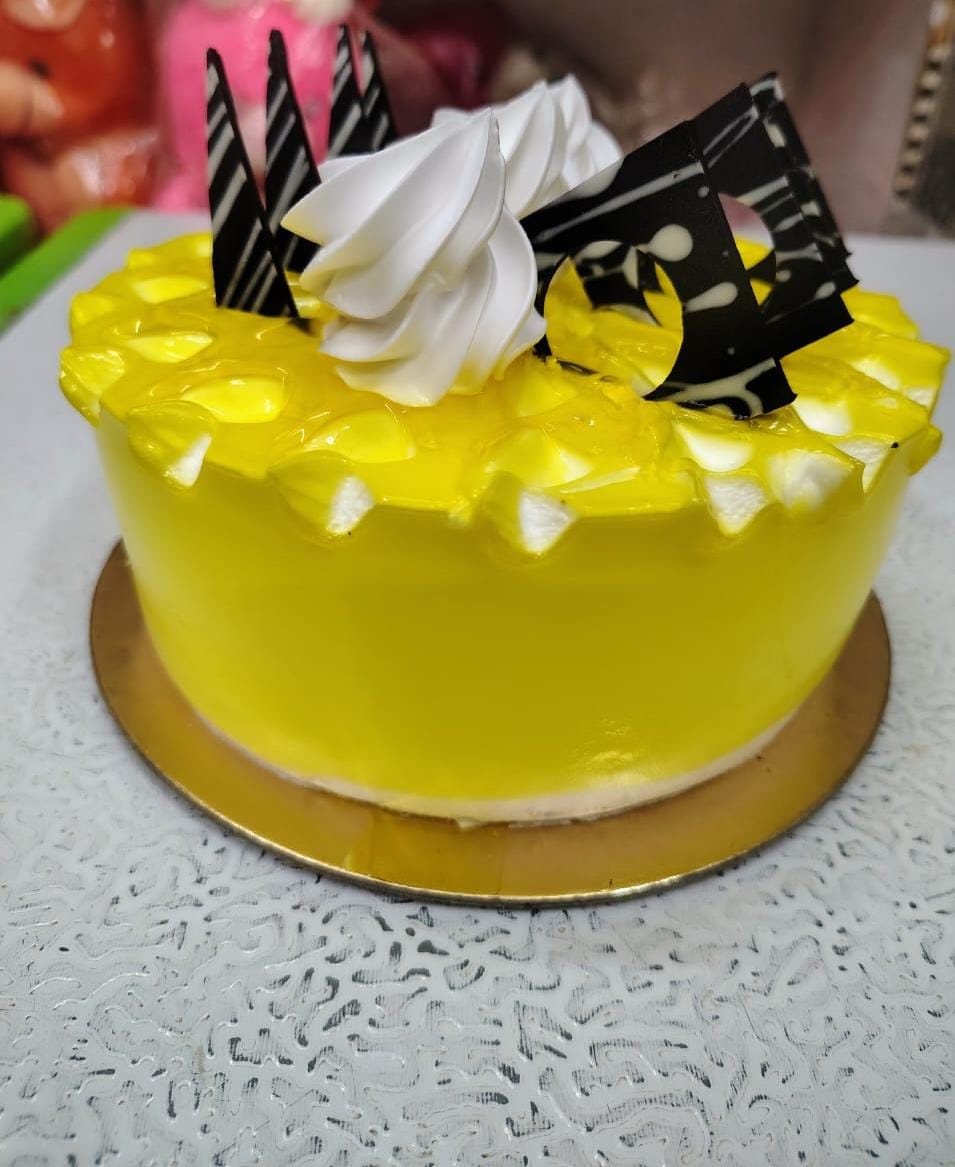 PINE APPLE FALVOUR FRESH CAKE