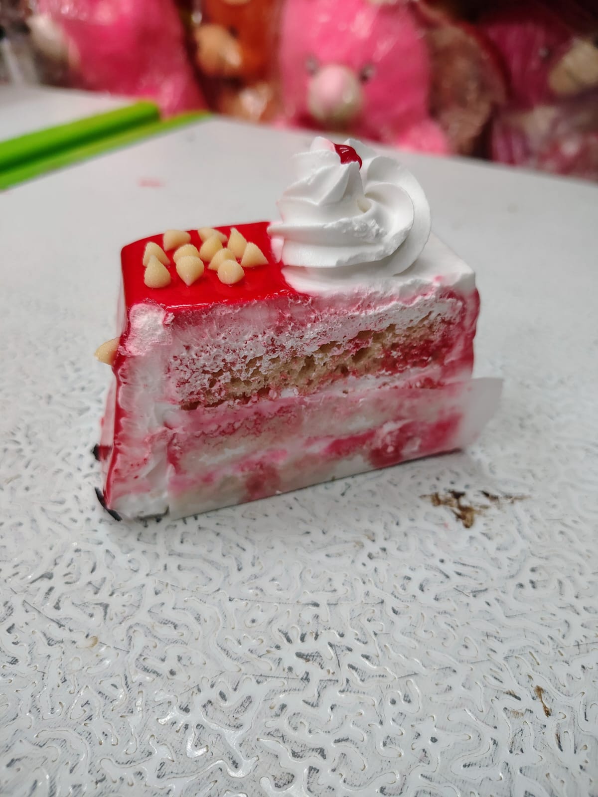 STRAWBERRY FLAVOUR PASTRY Image