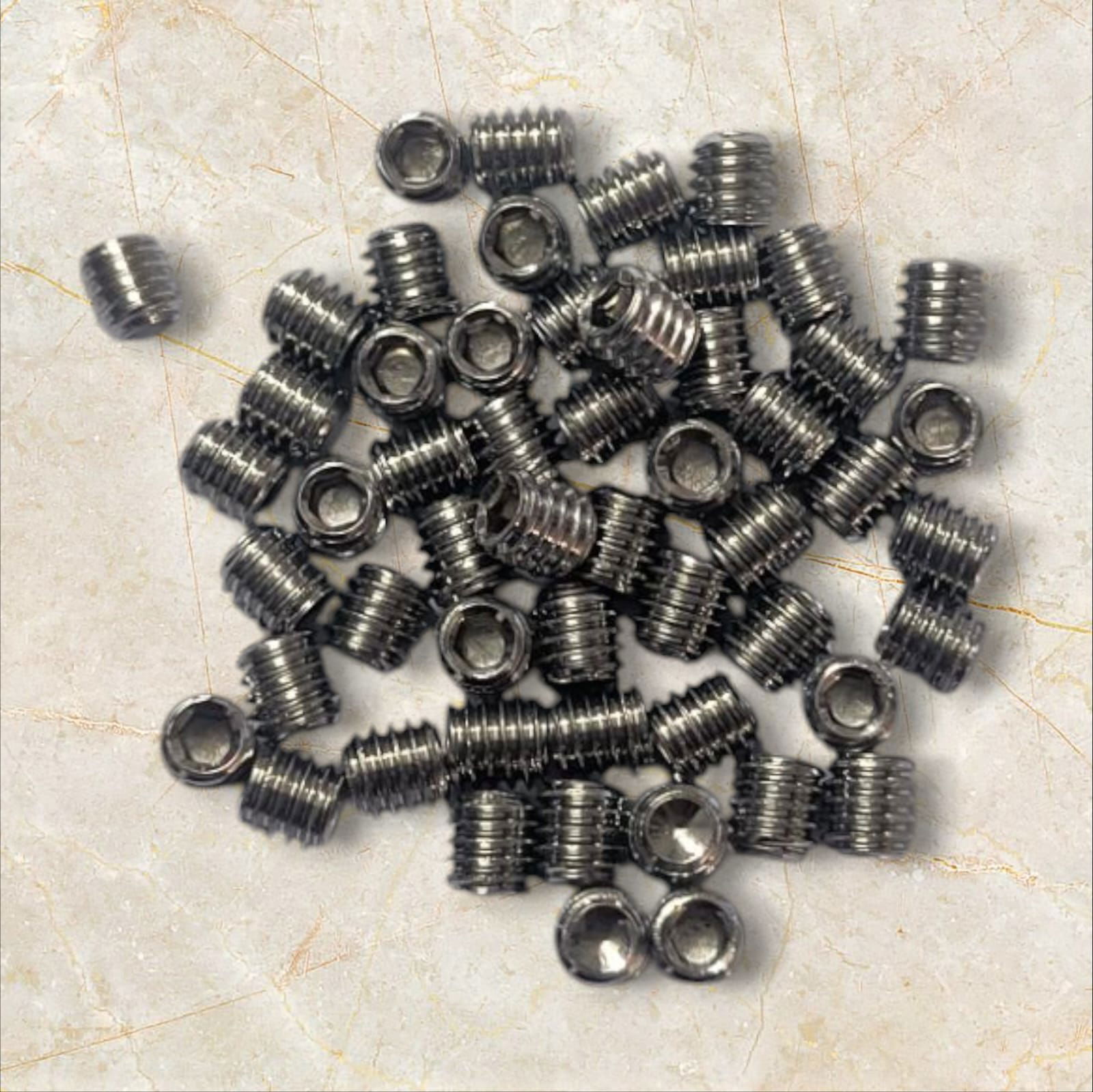 Dikshaware 25Pcs M3 x 4 Stainless Steel Hex Grub Screw Internal Hex Drive Cup Allen Head Socket Point Set Screws for Door Handles 