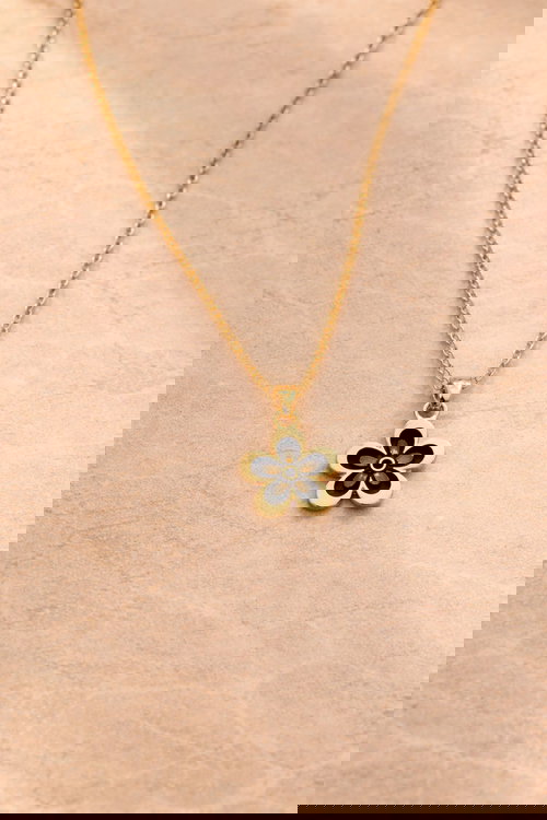 Elegant Black Flower Gold-Tone Chain Necklace