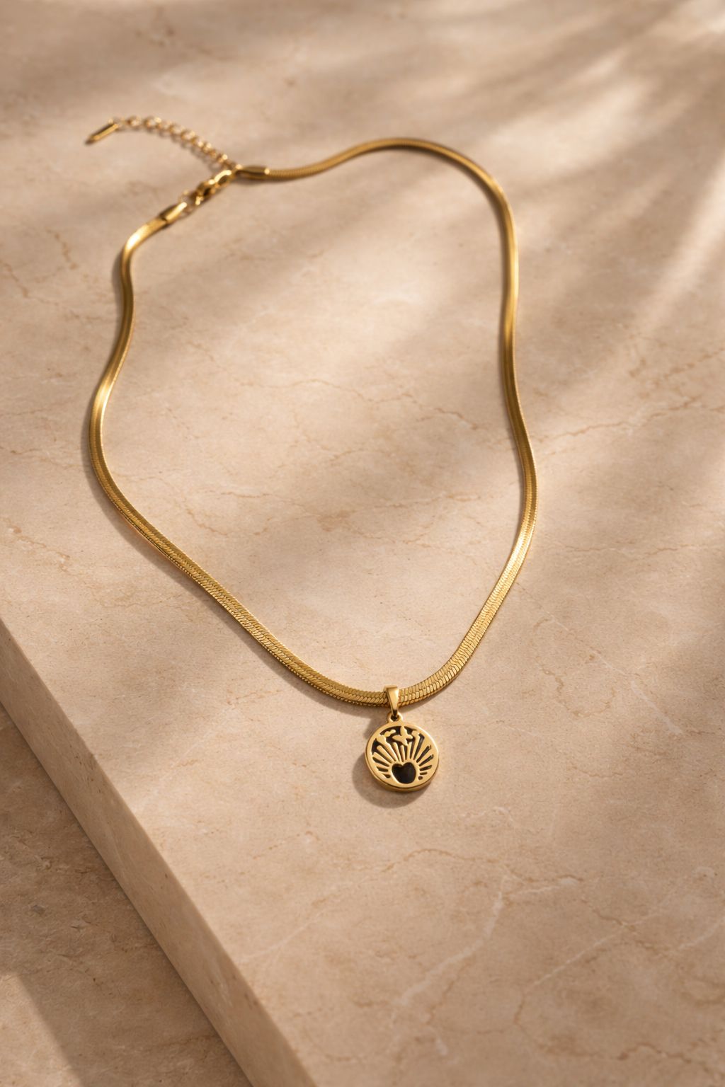 Elegant Black Gold-Tone Chain Necklace Image 