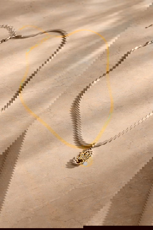 Elegant Black Gold-Tone Chain Necklace Image