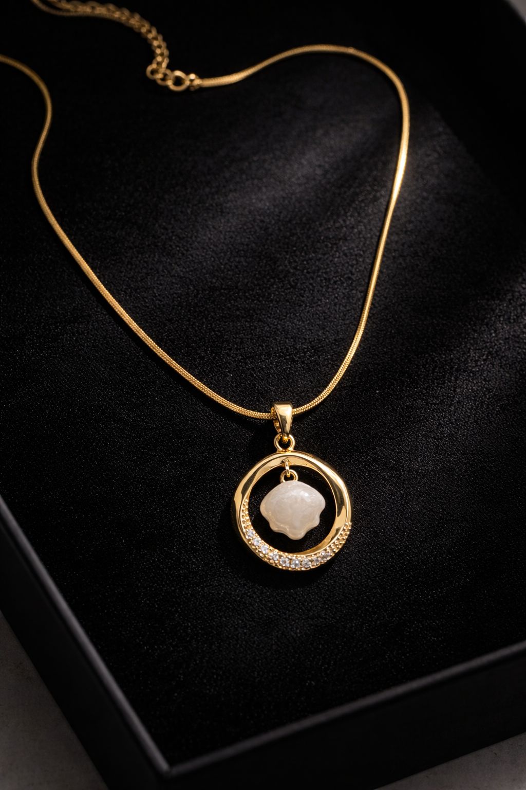 Elegant Shell Pearl Pendant Necklace with Delicate Chain Image 