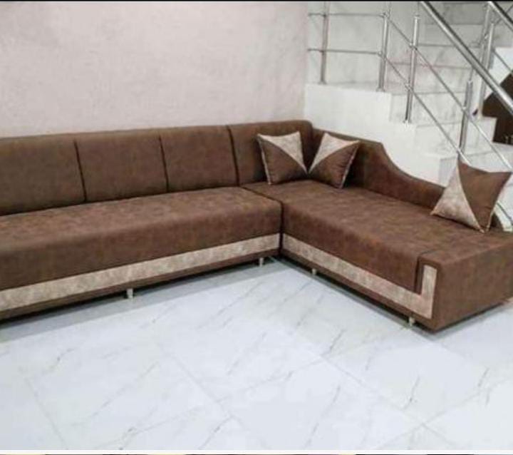 પ્રીમિયમ સ્ટિચડ કસ્ટમ સોફા – તમારા લિવિંગ રૂમ માટે Perfect Fit Image 