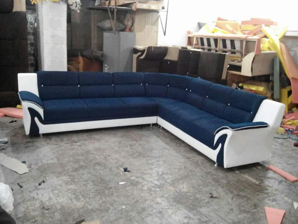 પ્રીમિયમ સ્ટિચડ કસ્ટમ સોફા – તમારા લિવિંગ રૂમ માટે Perfect Fit Image 