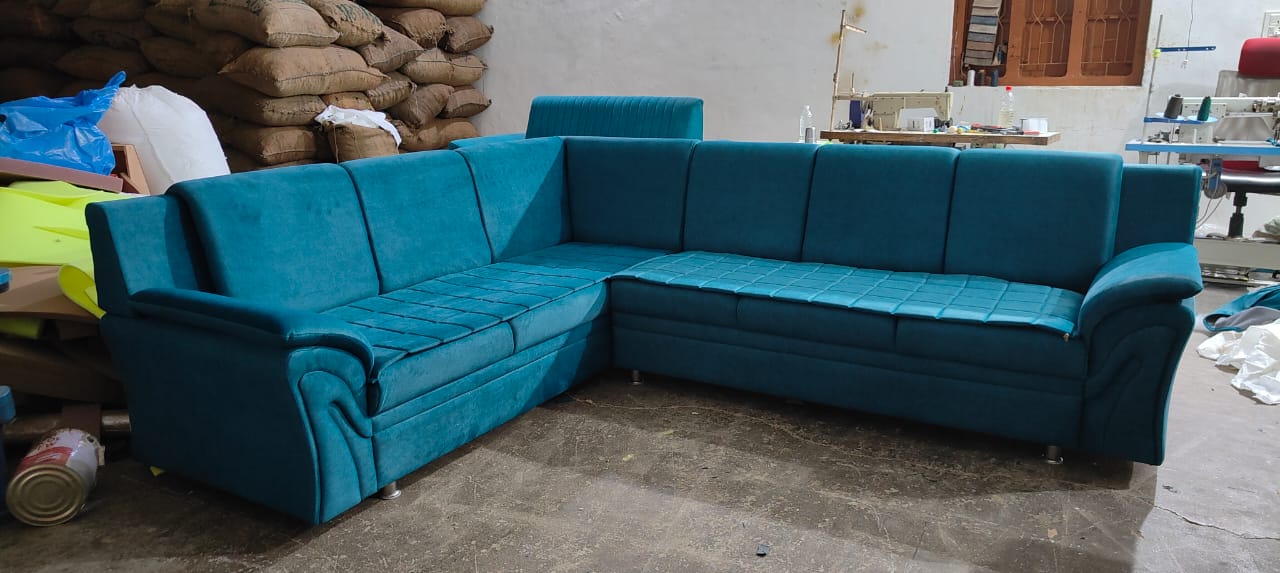 પ્રીમિયમ સ્ટિચડ કસ્ટમ સોફા – તમારા લિવિંગ રૂમ માટે Perfect Fit Image 