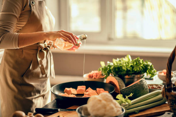 Icon of a professional cook or chef for home services.