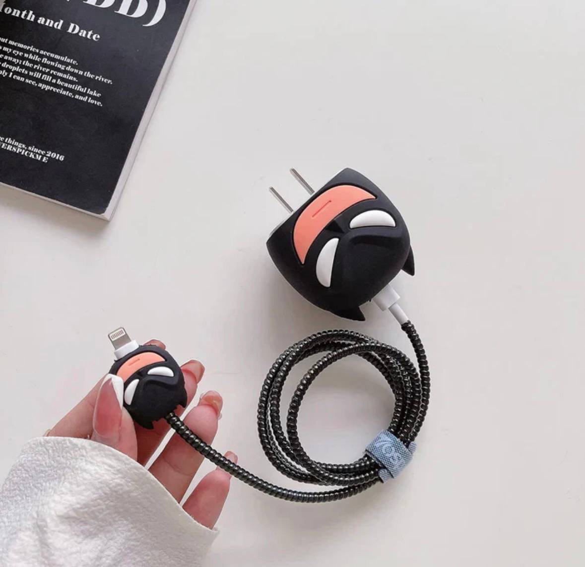 BATMAN - IPHONE 18-20W CHARGER ADAPTER AND CABLE PROTECTOR CASE Image 