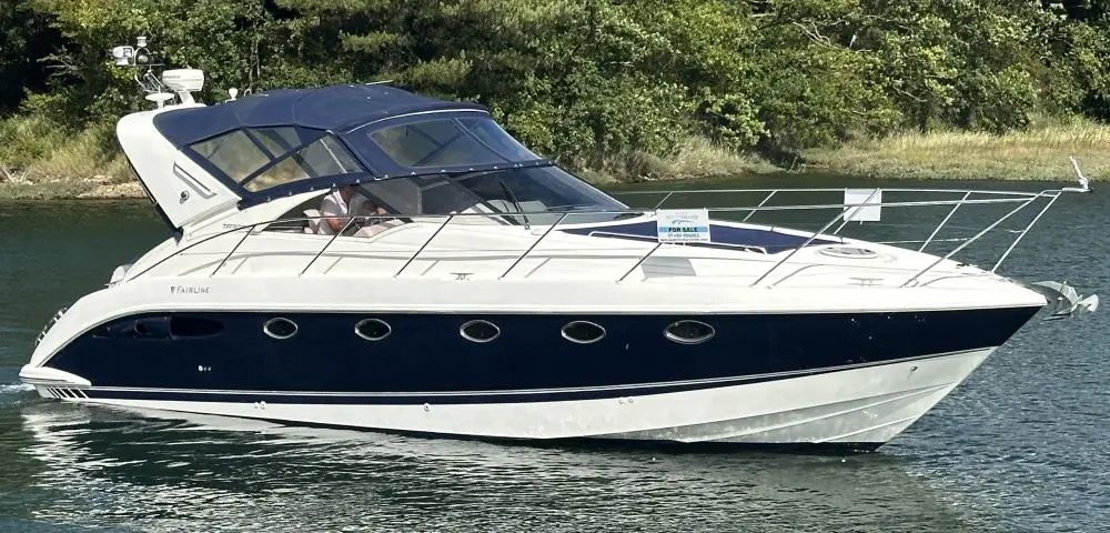 Private speed boat