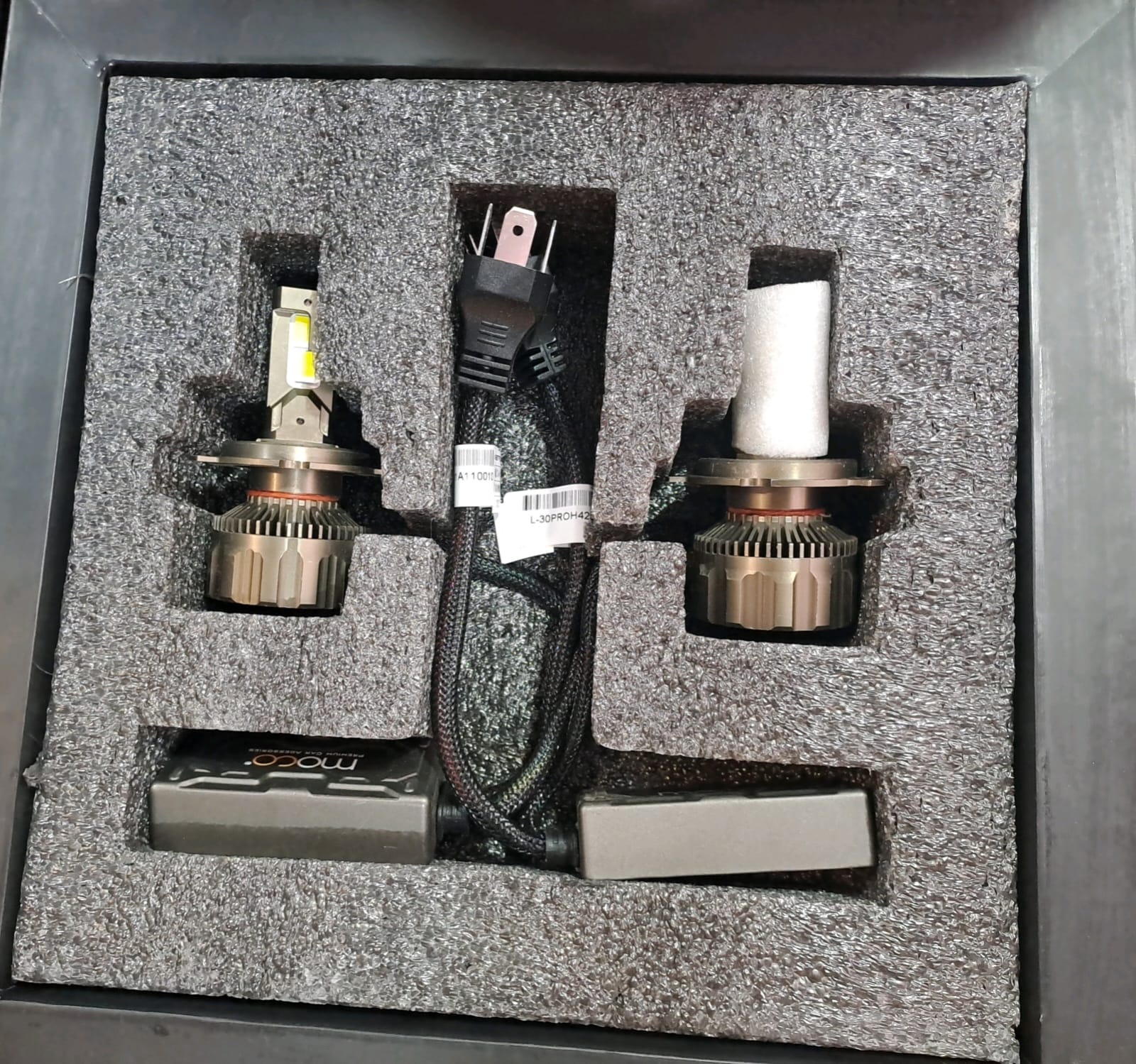 MOCO 300 WATT LED HEADLIGHT 