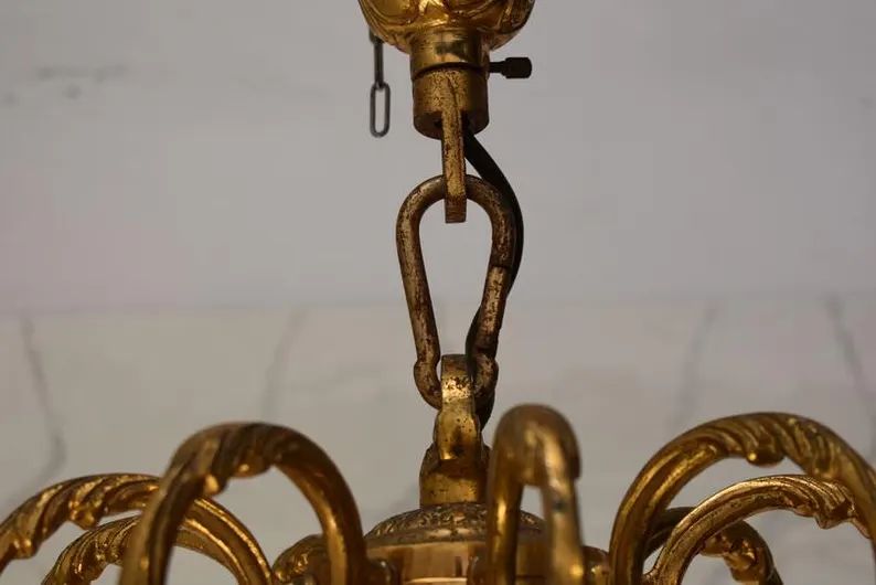 Vintage Brass Chandelier – Elegant Antique Lighting for Luxurious Interiors Image 