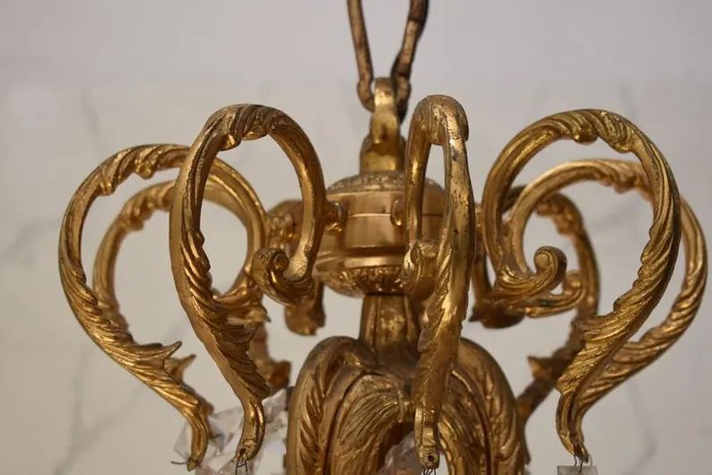 Vintage Brass Chandelier – Elegant Antique Lighting for Luxurious Interiors Image 