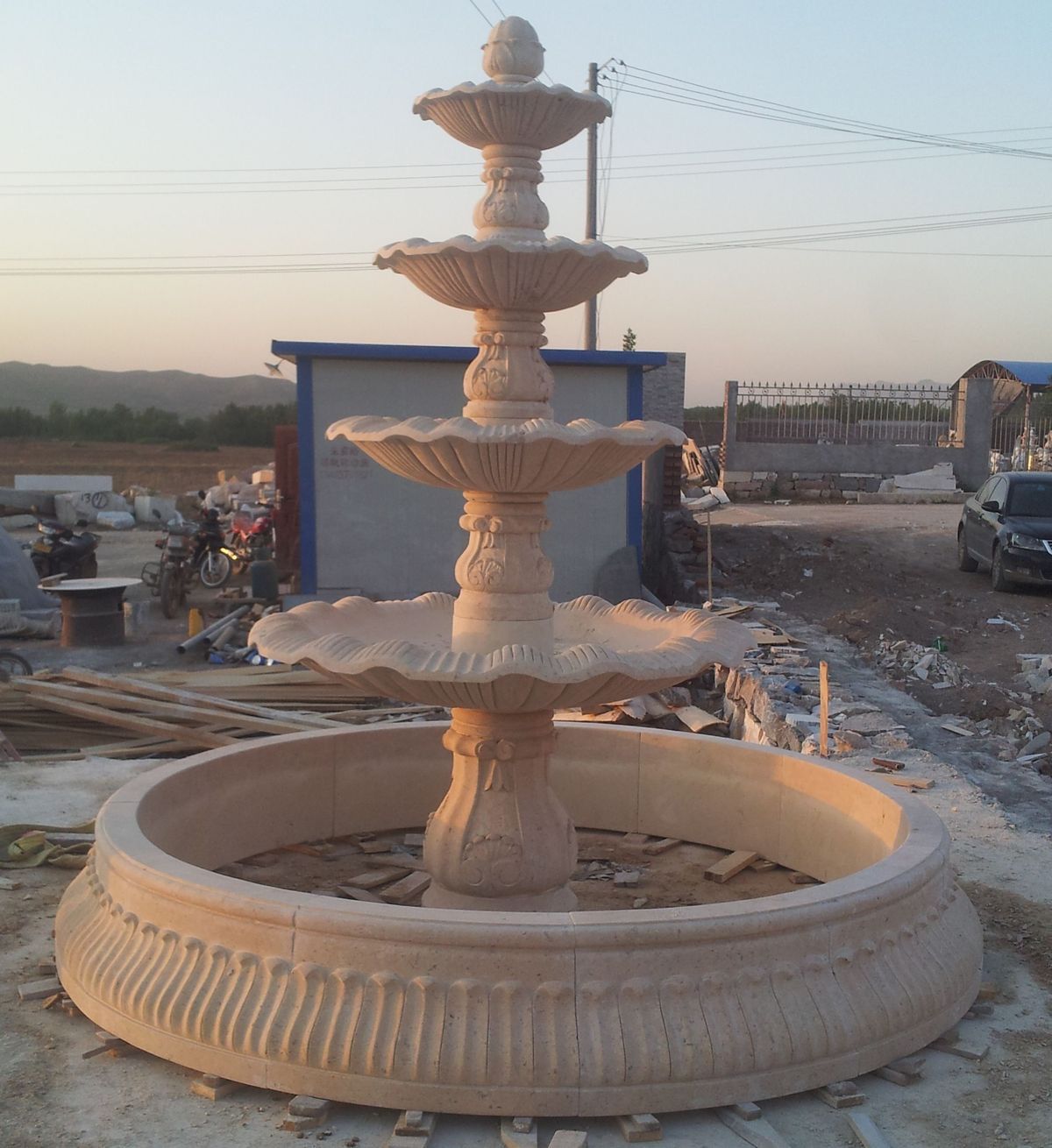 Renaissance Fountains – Luxury Garden Statement Fountain Image 