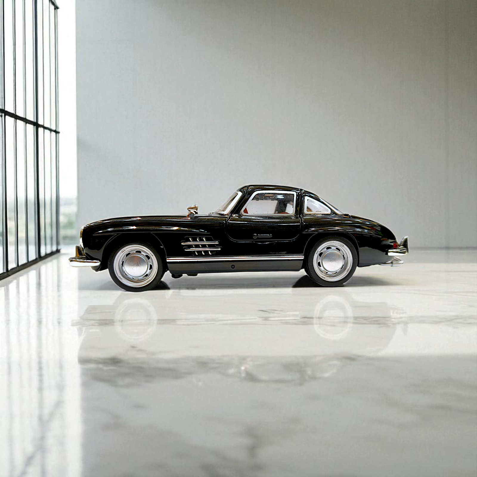 Mercedes-Benz 300SL Gullwing 1:32 Diecast Model Car with Lights, Sound & Pull Back Action Image