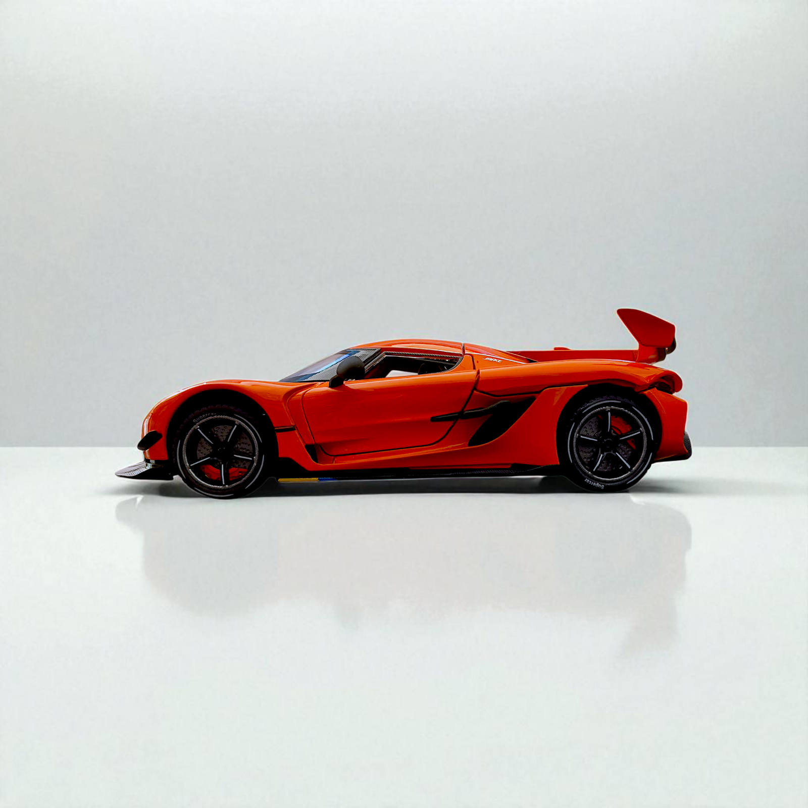 Koenigsegg Jesko 1:24 Diecast Model Car with Lights, Sound & Pull Back Action Image