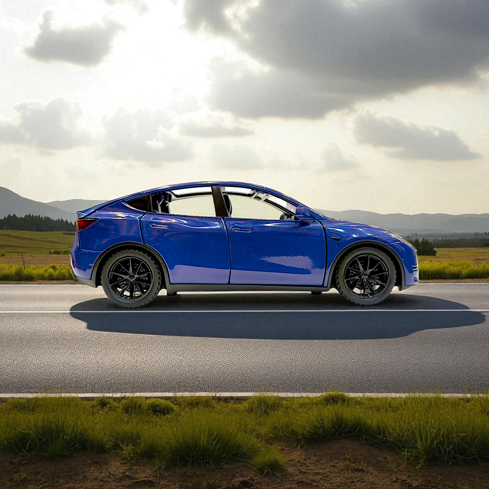 Tesla Model Y Electric SUV 1:32 Scale Die-Cast Car with Pull-Back & Sound Image
