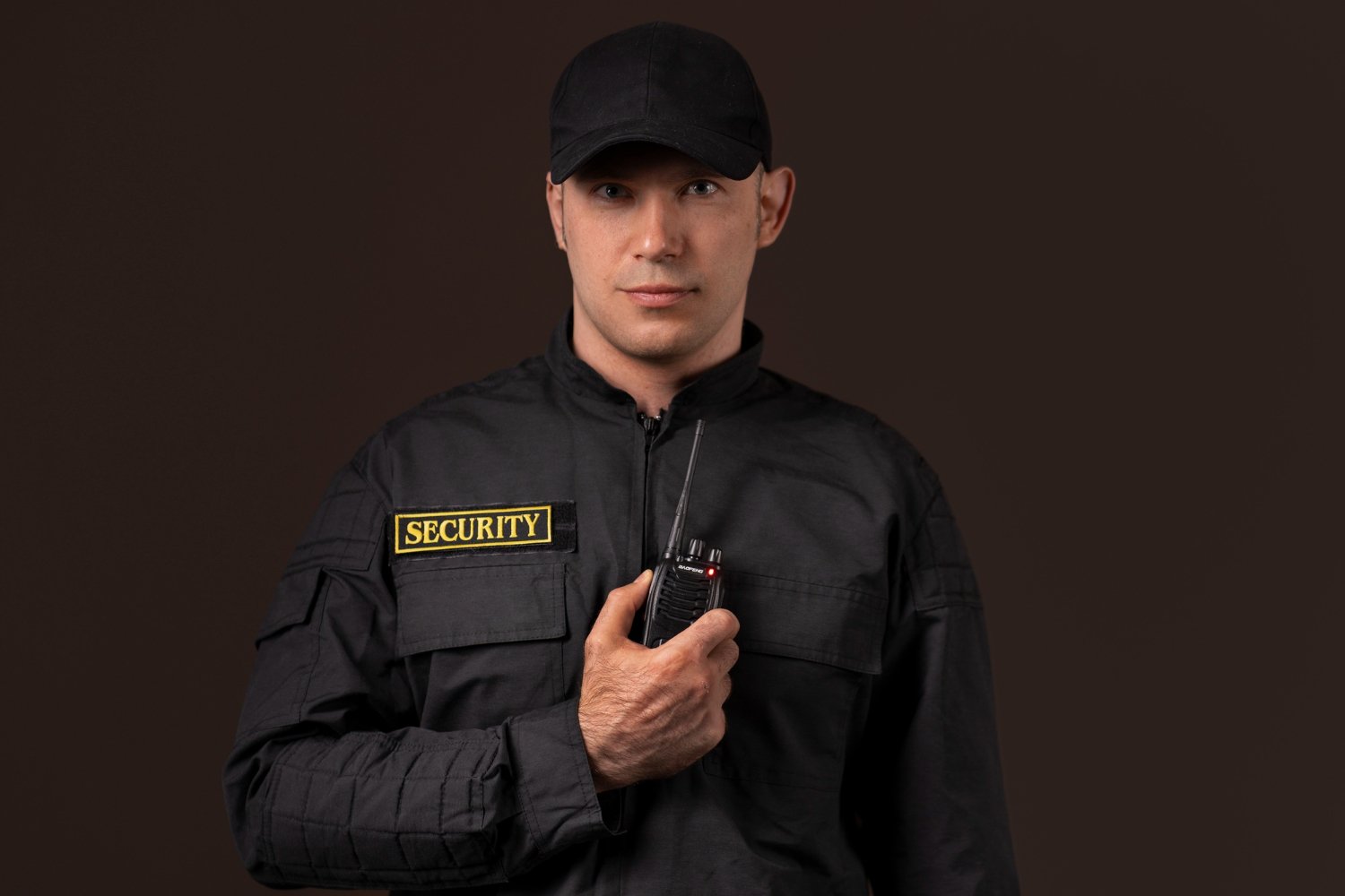 portrait-male-security-guard-with-radio-station (1)