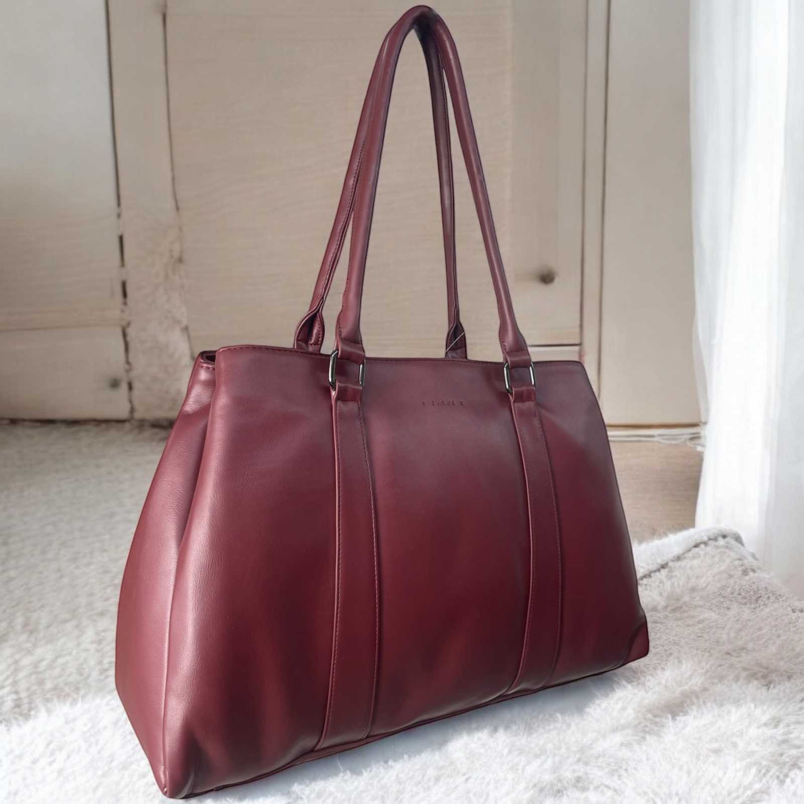 EVOKE Luxe Handbag Image 