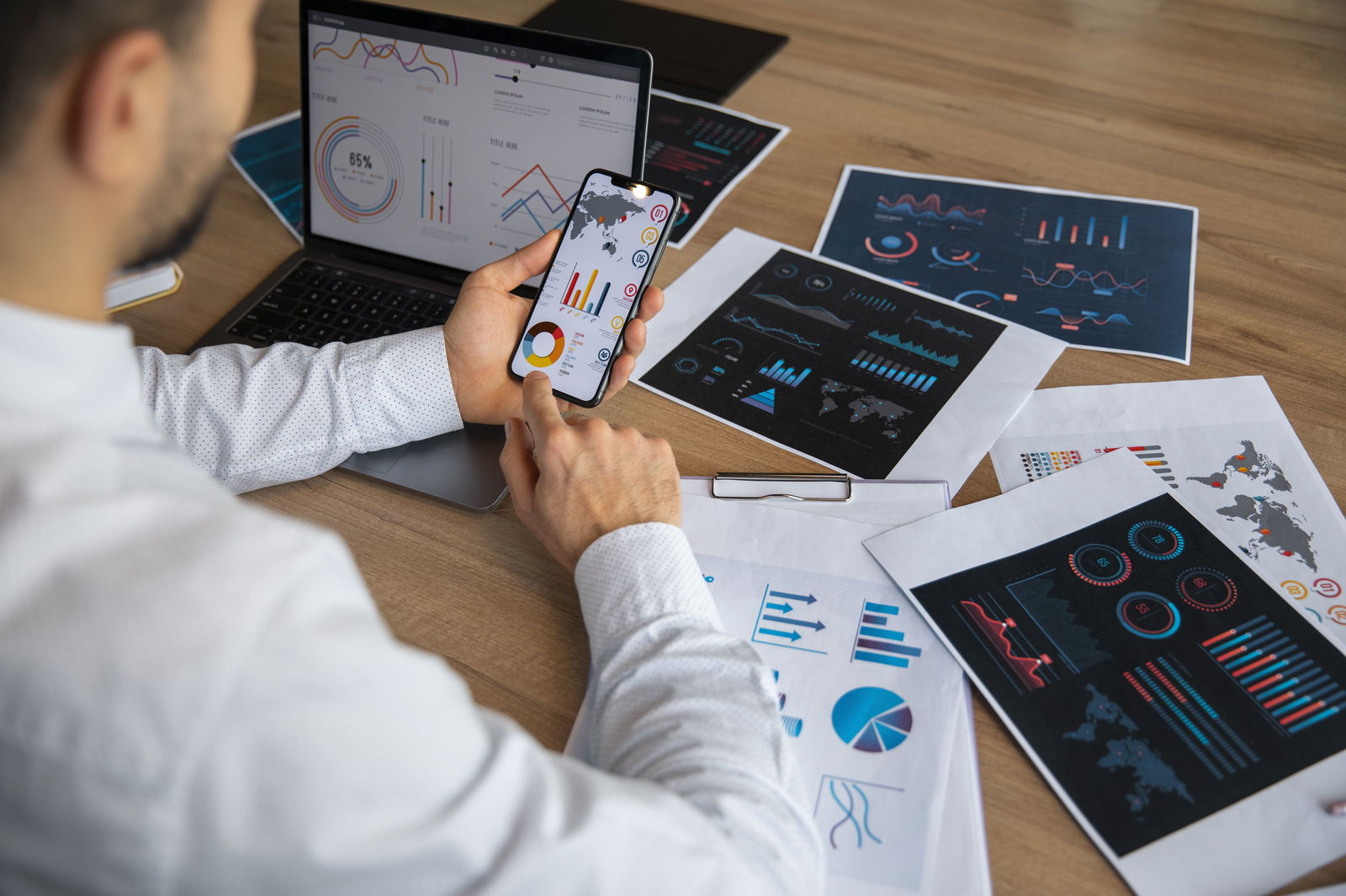 office-workers-using-finance-graphs (1)