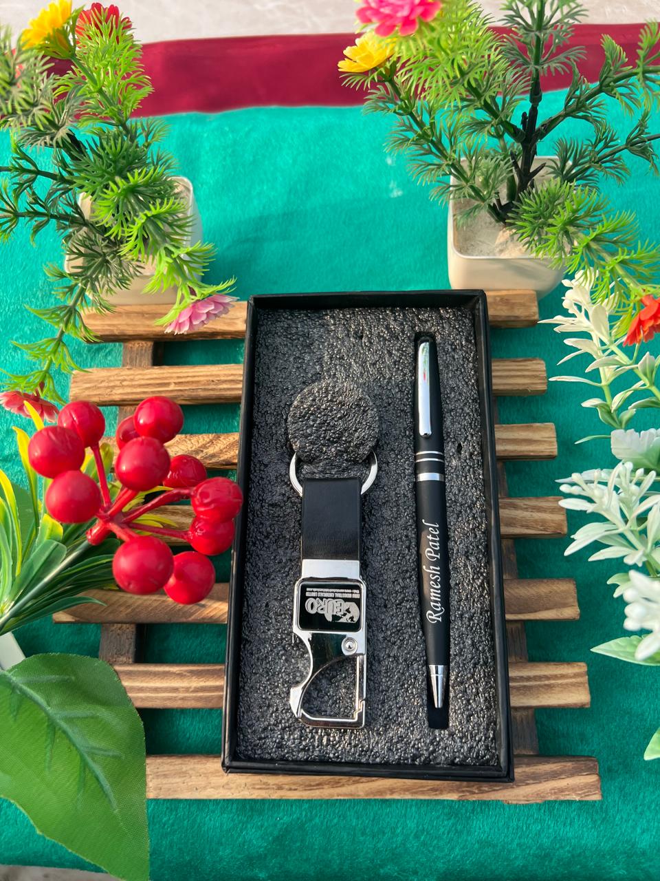 METAL  RING PEN LOOP KEYCHAIN COMBO Image