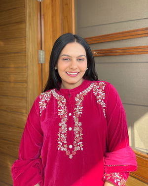 Elegant Collared Pink Velvet Suit with Pearl Work Image