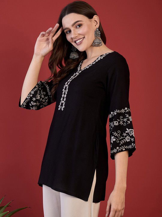 v-neck-regular-sleeves-kurti Image