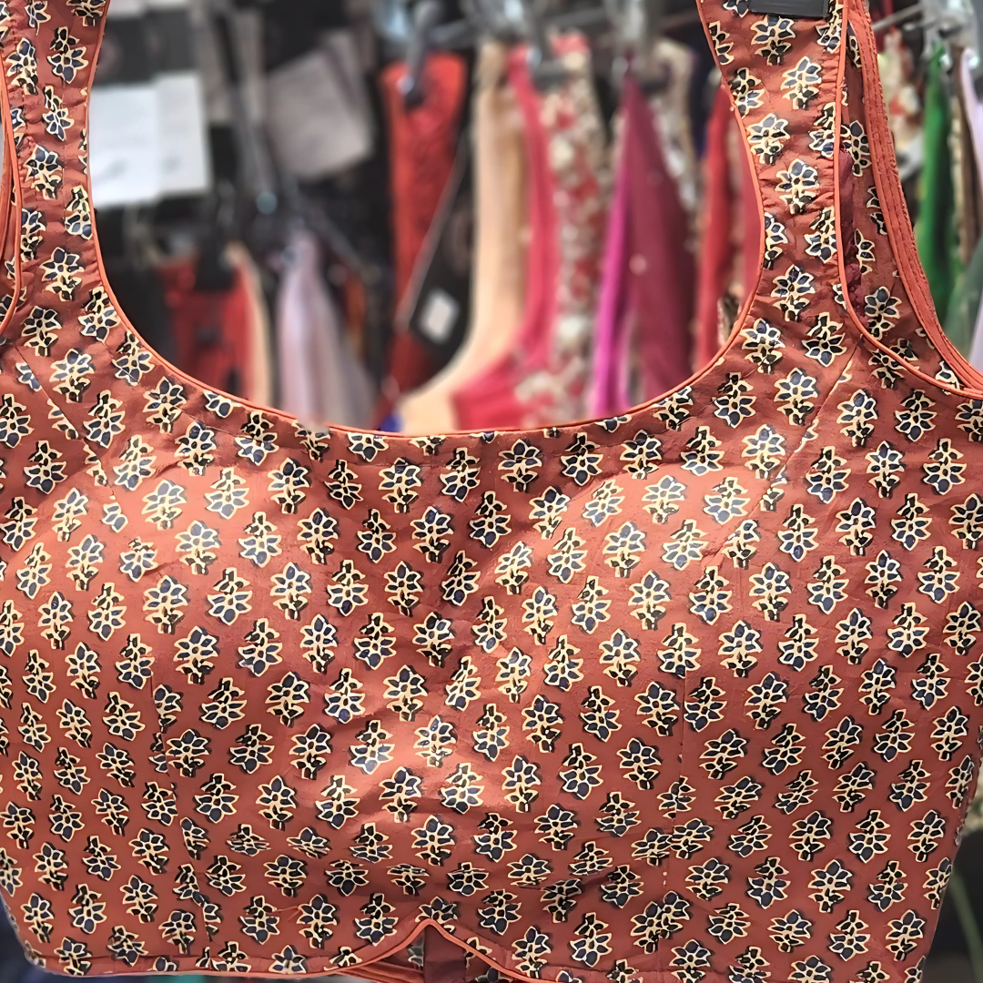 Women’s Ready-to-Wear Cotton Saree Blouse – Stylish Print with Soft Lining & Comfort Fit Image