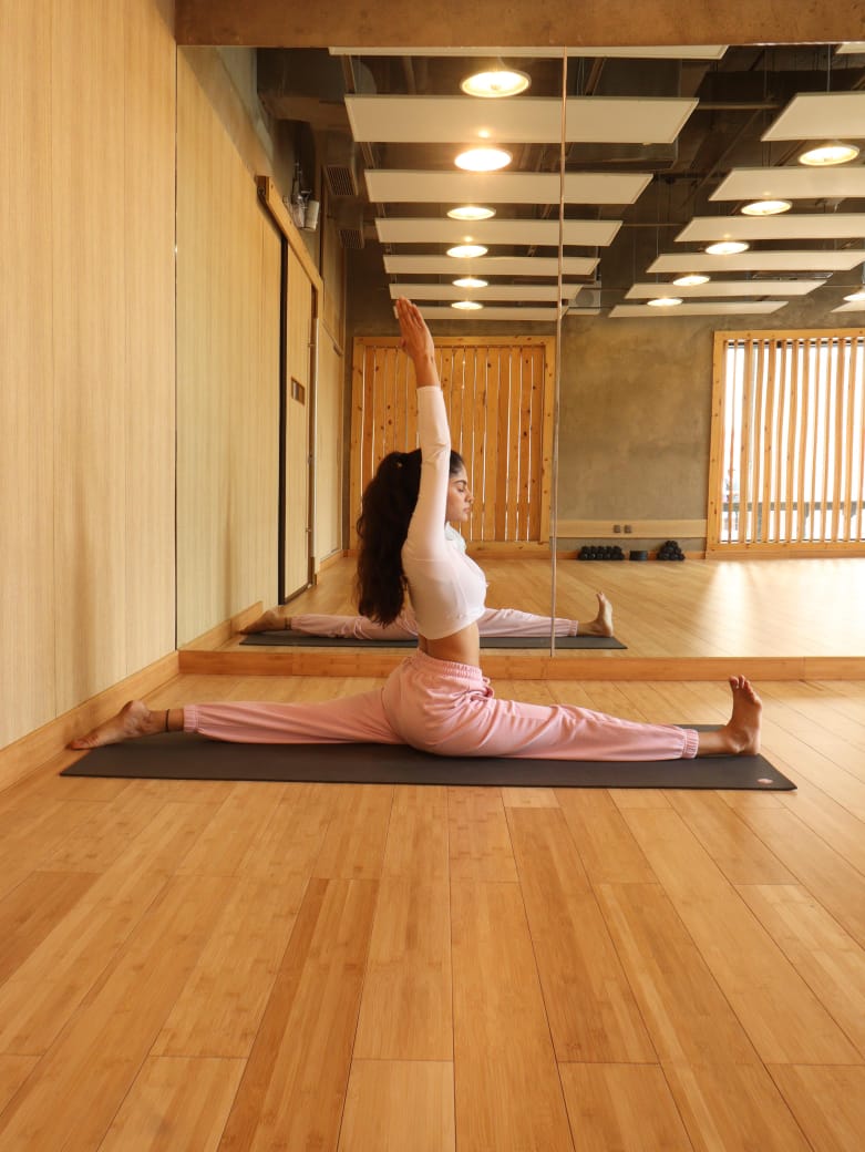 Hanumanasana