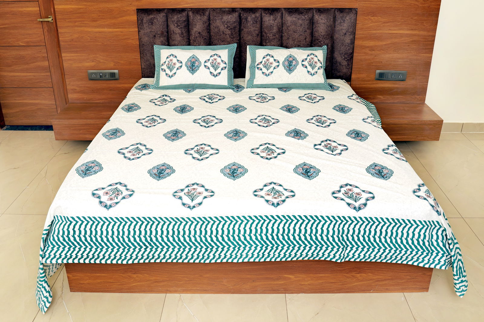 Hand Block Printed Cotton Queen Size Bedsheet Image