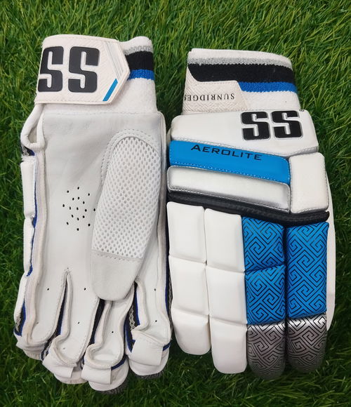 SS Aerolite Cricket Batting Gloves