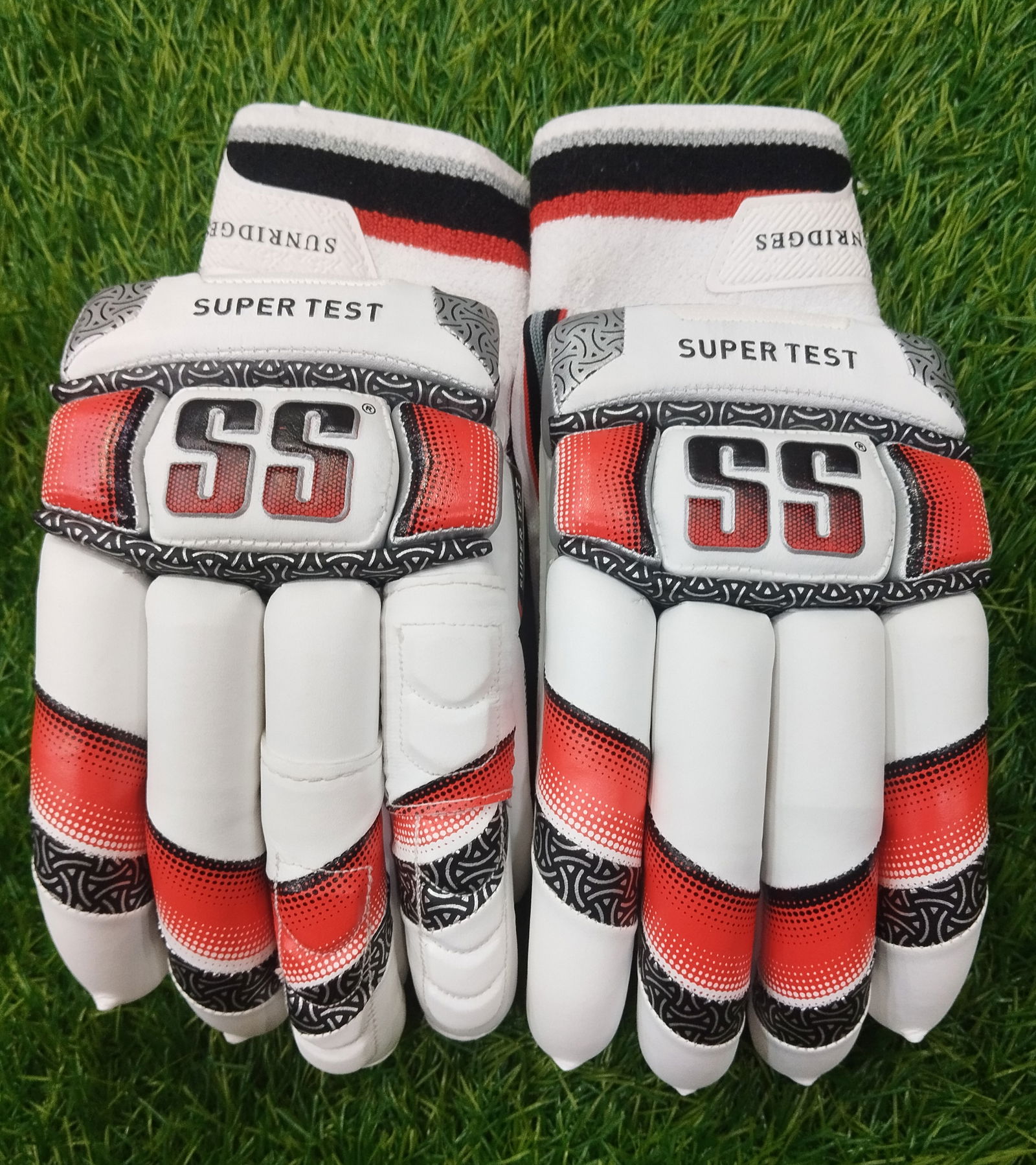 SS Super Test Cricket Batting Gloves Image