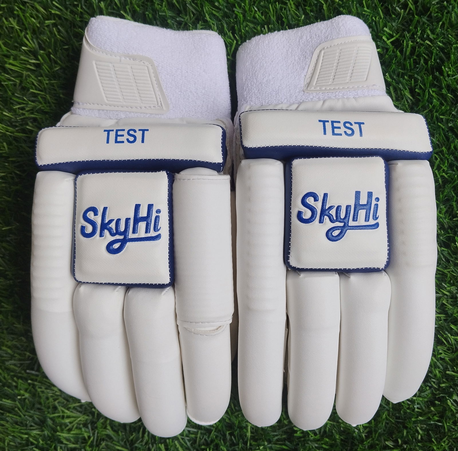 SKYHI Test Cricket Batting Gloves Image