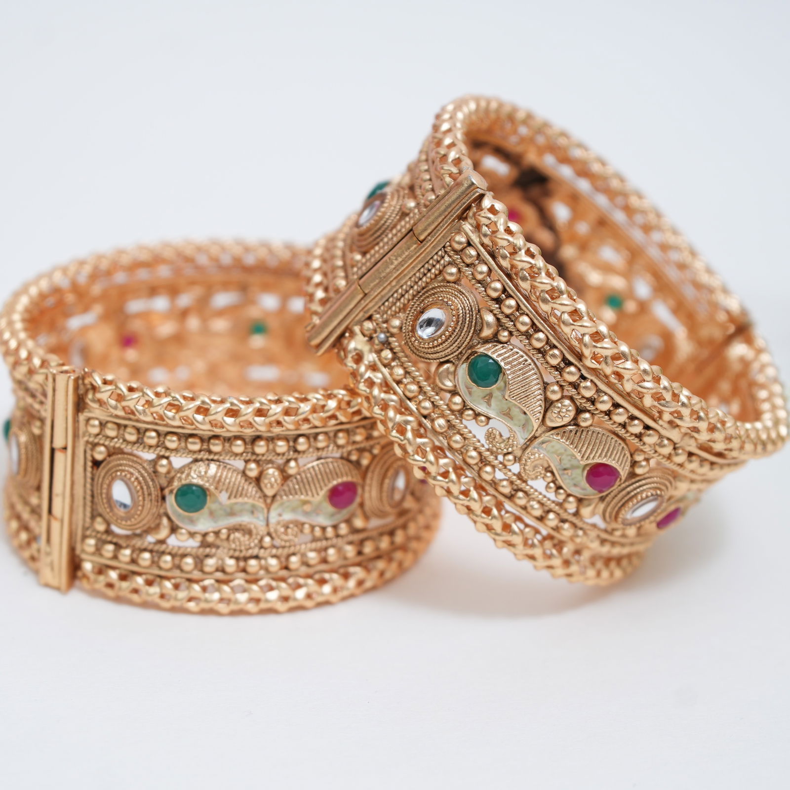 Regal Kundan Antique Gold-Plated Kada Set Image