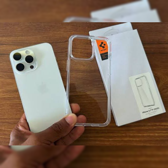 Spigen Ultra Hybrid Case (Crystal Clear) Image