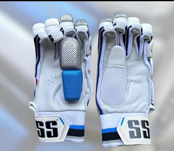 SS  Aerolite Cricket Batting Gloves  Image 