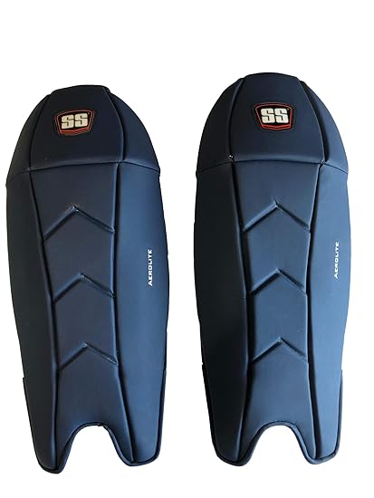 SS aerolite wicket keeping legguards Image 