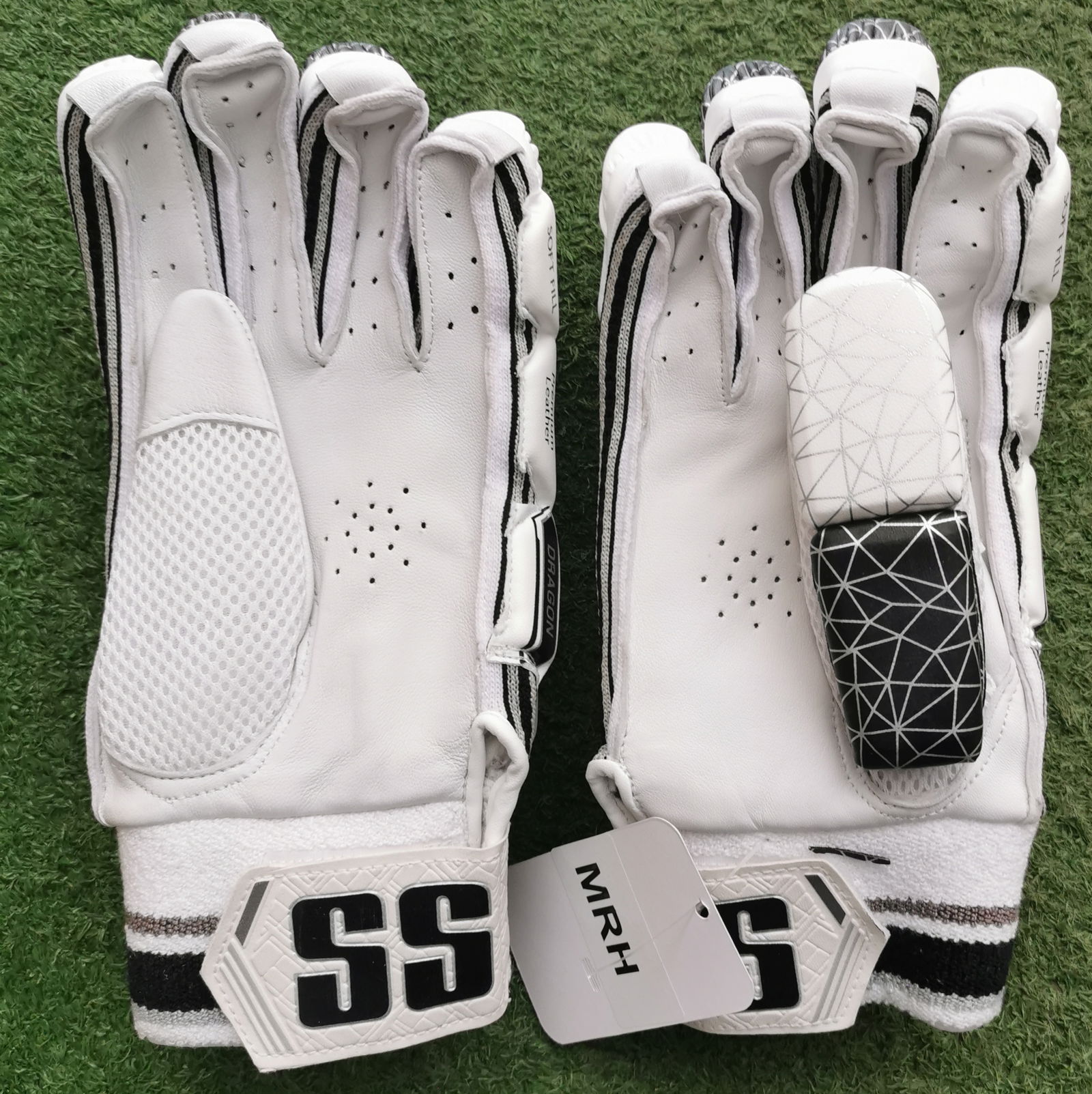 ss dragon batting gloves  Image