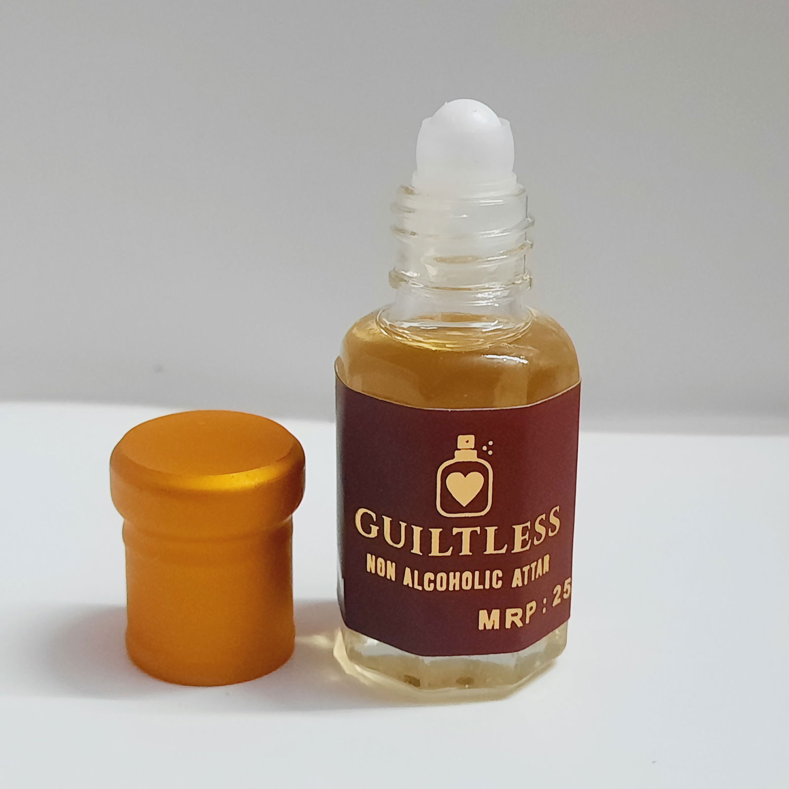 Feums Guiltless Attar– Irresistibly Bold 6ml With The Rih Flask Bottle. 