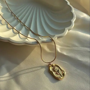 Premium Quality Anti tarnish Rose flower Girls Pendant Chain Image