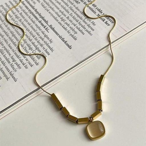 Winnifred Anti Tarnish Stainless Steel Gold White Marble Necklace Image