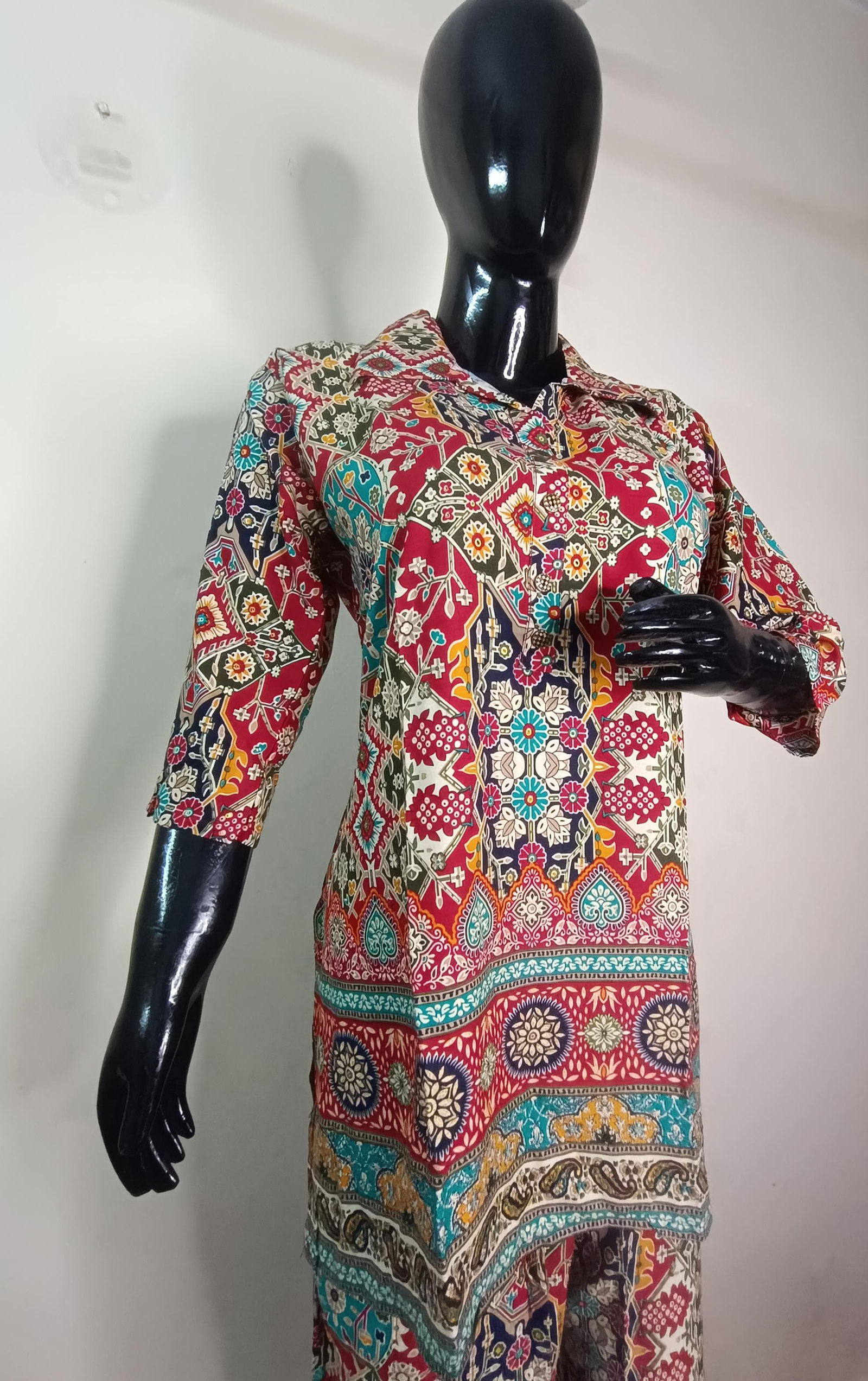 TURKISH COURT SET  Image